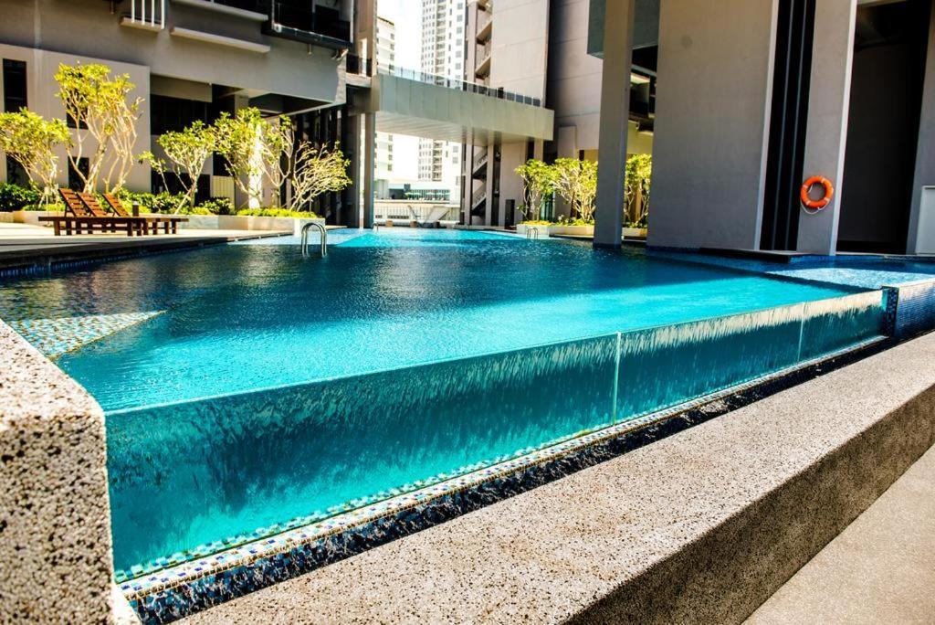 Imperio Residences Private Bathtub Or Jacuzzi By Nestcove Malacca Exterior photo