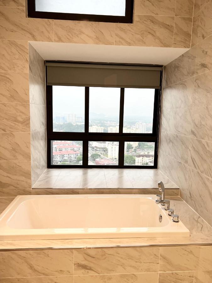 Imperio Residences Private Bathtub Or Jacuzzi By Nestcove Malacca Exterior photo