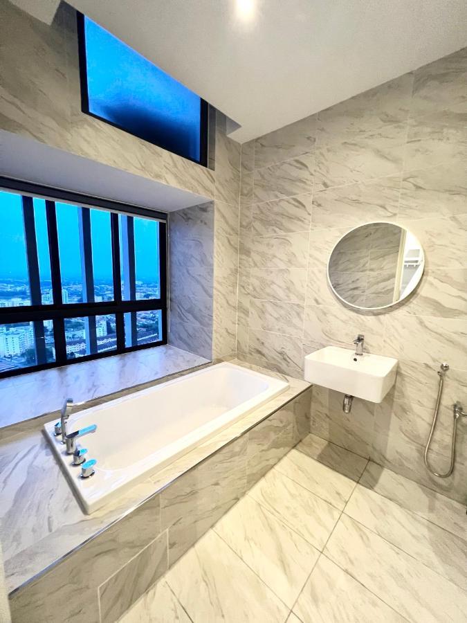 Imperio Residences Private Bathtub Or Jacuzzi By Nestcove Malacca Exterior photo