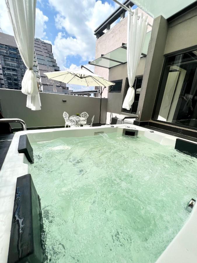 Imperio Residences Private Bathtub Or Jacuzzi By Nestcove Malacca Exterior photo